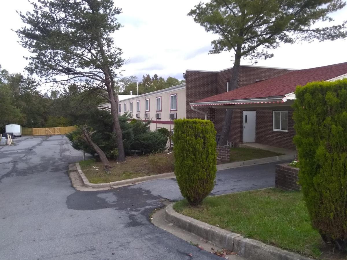 لاوريل Red Crown Inn المظهر الخارجي الصورة