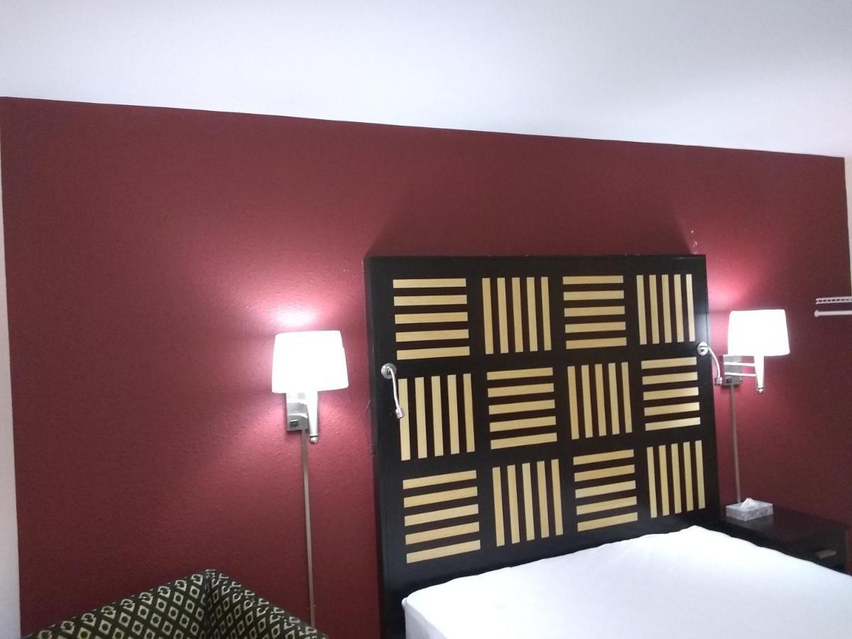 لاوريل Red Crown Inn المظهر الخارجي الصورة