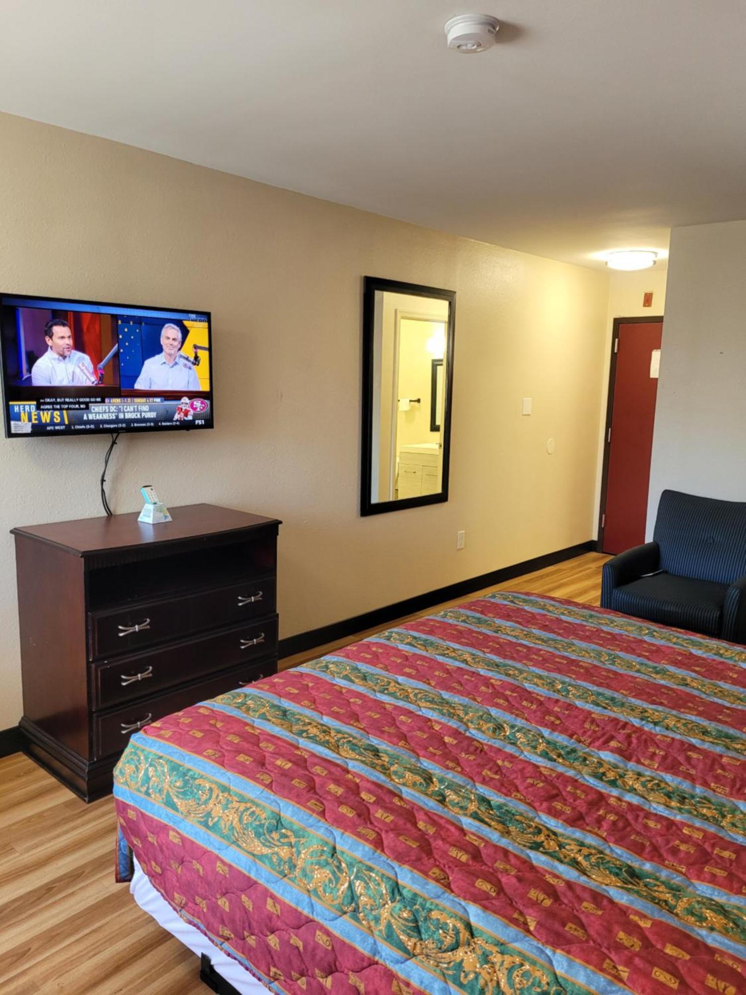 لاوريل Red Crown Inn المظهر الخارجي الصورة