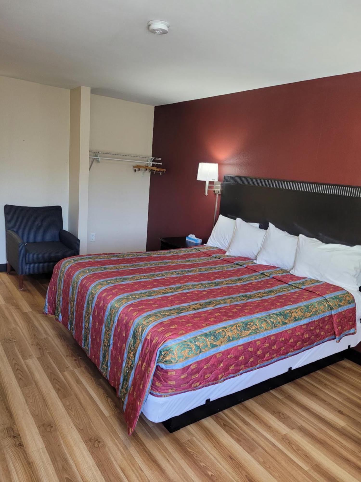 لاوريل Red Crown Inn المظهر الخارجي الصورة